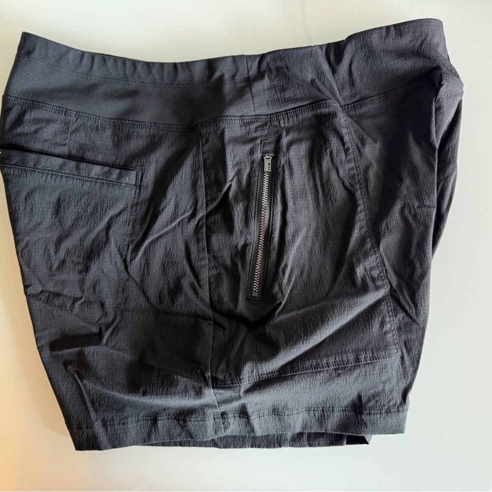 Black‎ Athleta Shorts - Size 14 - Picture 4 of 6